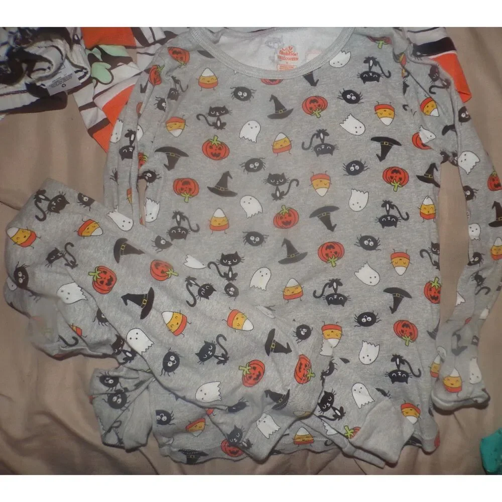 Halloween Pajama sets lot of 2 size 8 pjs